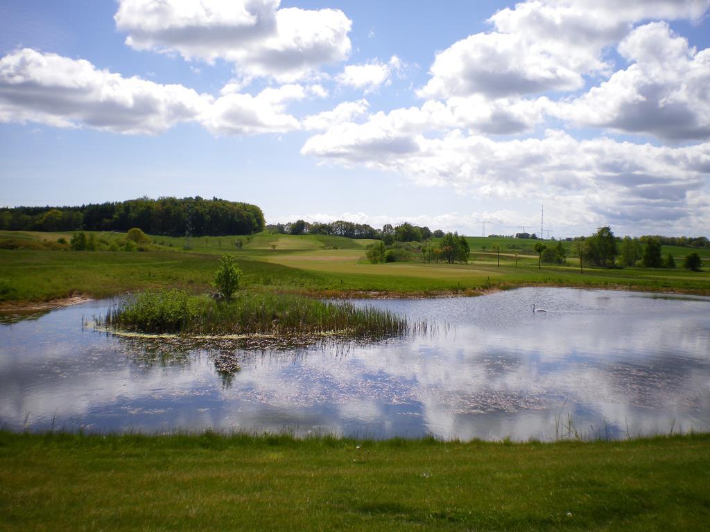 Golfcentrum Schloss Karnitz Ruegen Garz  エクステリア 写真