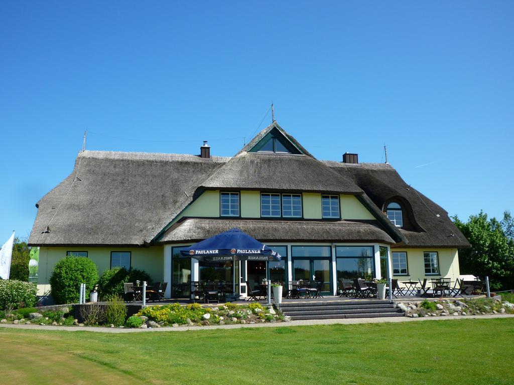 Golfcentrum Schloss Karnitz Ruegen Garz  エクステリア 写真